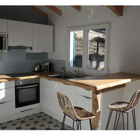 Leora - Climatisee, Parking, 6 Personnes 아그